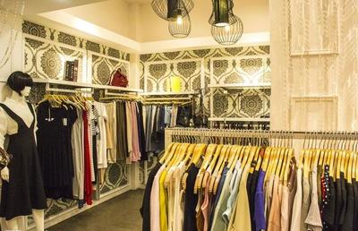 美女開店夢碎 一年虧損14萬背后的經營警醒，日用百貨銷售的常見陷阱